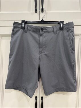 Banana Republic Flat Front Shorts Mens 34  Gray
Golf beach vacation casual